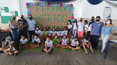 Vereador Leandro Mancha, professores e alunos