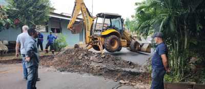 Dega da Padaria, Loiro e funcionários da prefeitura