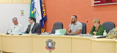 Dr. Flávio Barbieri, Dr. Caio Neves, Presidente vereador Maicon Rios e Dr. Marly Pavão