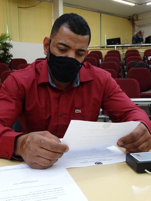 Foto: Vereador Bahia do Corte, durante sessão. ( Imagem: Denílson Lopes de Andrade)