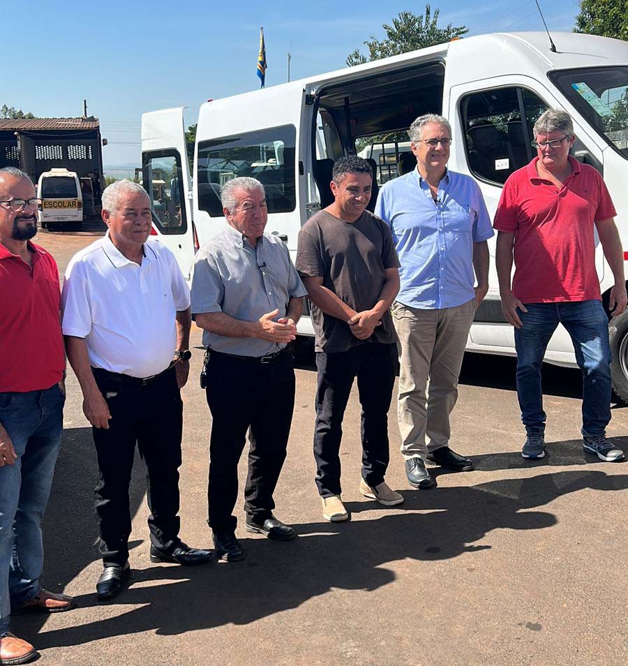 Menininho, vereador Cidão Mineiro, prefeito Dirceu Pano, Luzimar Baianinho, deputado Zarattini e o ex-vereador Alemão