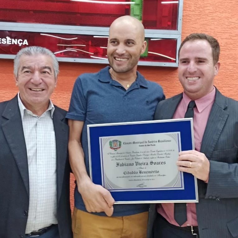 Prefeito Dirceu Pano, Fabiano e o vereador Leandro Mancha (Imagem: Denílson Lopes)