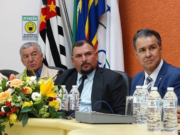 Prefeito Dirceu Pano, presidente Zé Roberto e Capitão Augusto. (Imagem: DenílsonLopes)