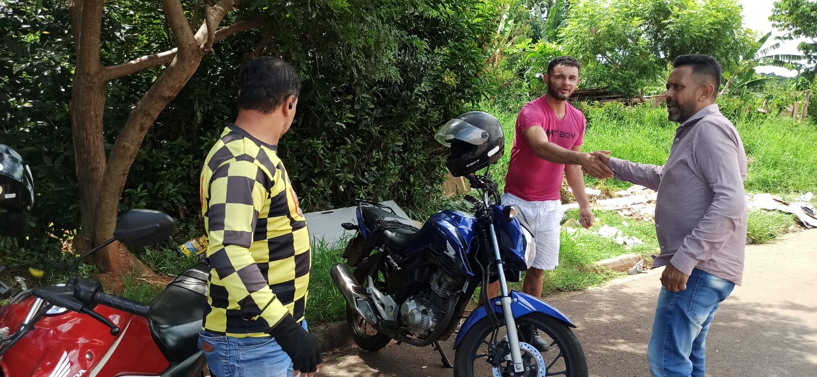 Presidente Dega da Padaria com mototaxistas