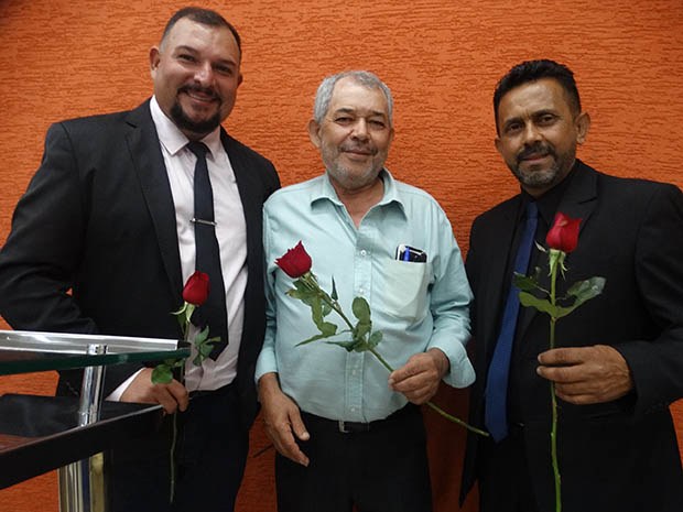 Presidente Zé Roberto com os vereadores Silas da Sadia e Degada Padaria. (Imagem: Denílson Lopes)