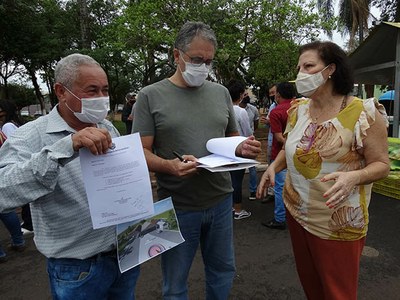 Vereador Cidão Mineiro e diretora de Saúde Eliana Marsilli