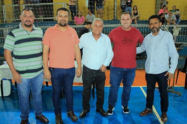 Vereador Zé Roberto, Diego Rodrigues, Cidão Mineiro, Leandro Mancha e o presidente Dega da Padaria