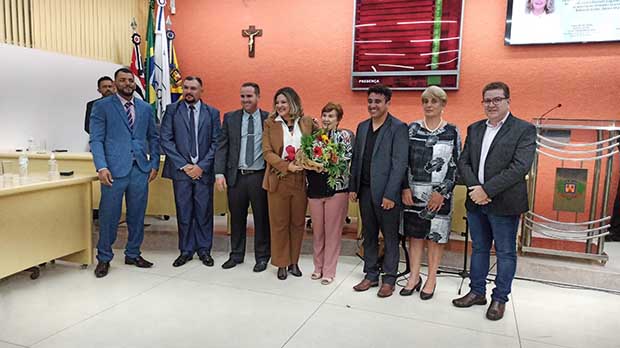 Deputada Patricia Bezerra recebe Título de Cidadã Ameriliense