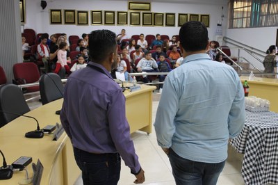 Projeto Escolar leva alunos para visitar a Câmara Municipal de Vereadores de Américo Brasiliense